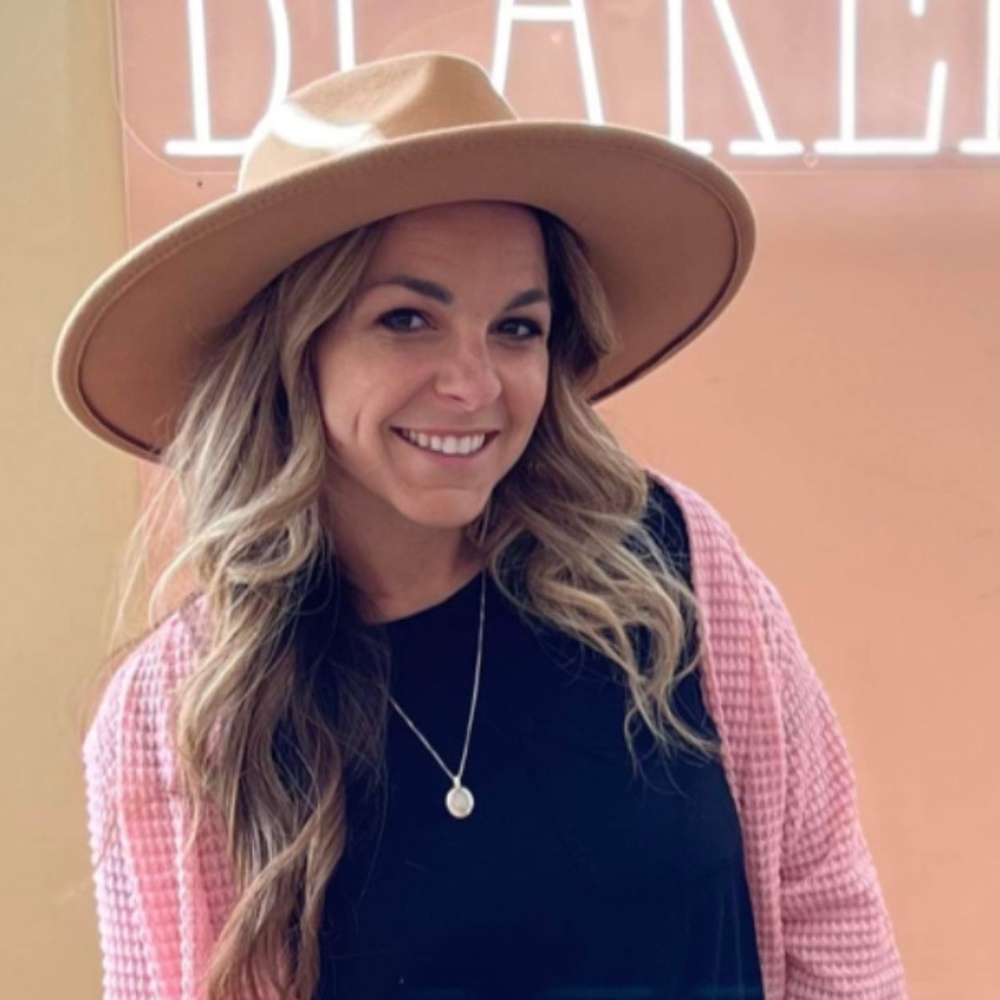 Meet your Posher, Cara